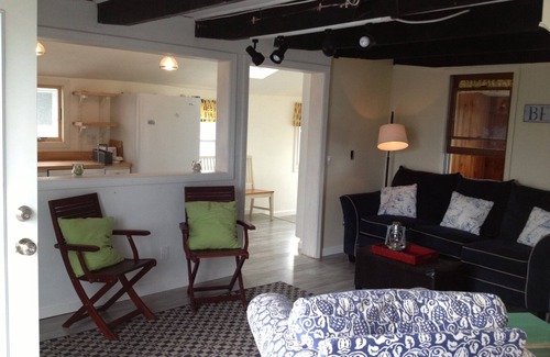 Matunuck House | Charming Cottage/Ocean View/Steps from Sand/Close to U.R.I.