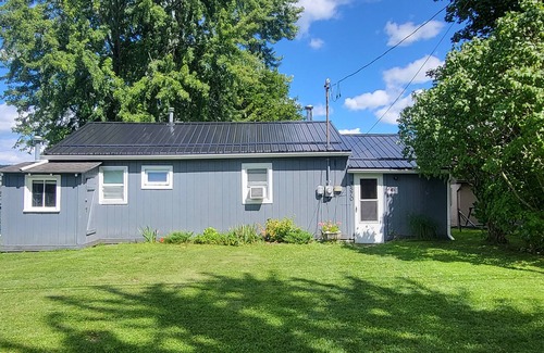 Bradford House | Charming Cottage on "best kept secret" lake- Lamoka