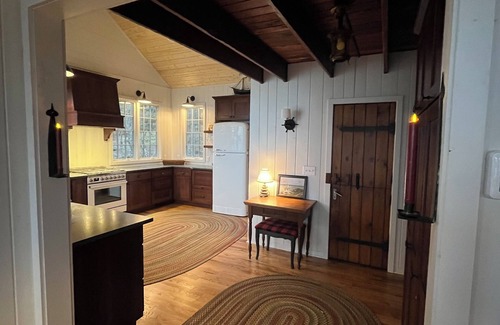 Lutsen Cottage | Charming Cottage On Lake Superior-15 minutes from Grand Marais and Lutsen