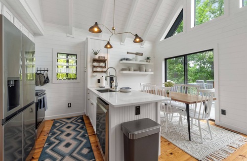 Seneca Cottage | Charming Cottage on Lake Keowee with Private Boat Dock