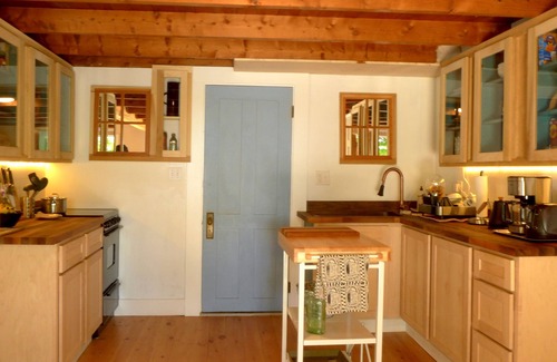 Sedgwick House | Charming cottage on quiet side road in Sedgwick
