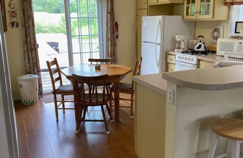 Hyde Park Cottage | Charming cottage on working farm near Stowe