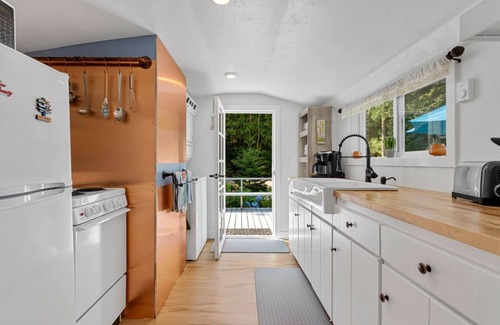 Baileys Harbor Cottage | Charming Cottage