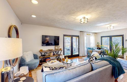 Shallotte House | Charming Cottage