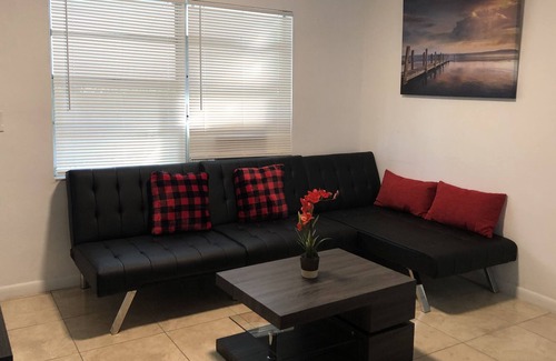 Delray Beach Cottage | Charming Cottage, walk to Atlantic, pets welcome