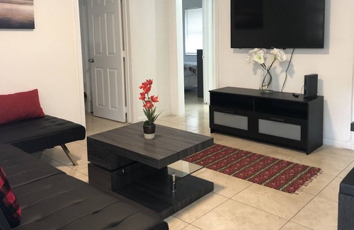 Delray Beach Cottage | Charming Cottage, walk to Atlantic, pets welcome