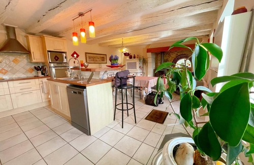 Fondettes Cottage | Charming Cottage with Garden, Near Loire Castles and Tours City Center