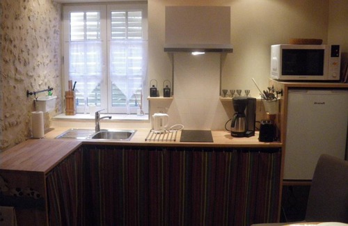 Monteaux Cottage | Charming Cottage with Private Garden, Near Loire Castles, Pet Friendly, Free Wi-Fi