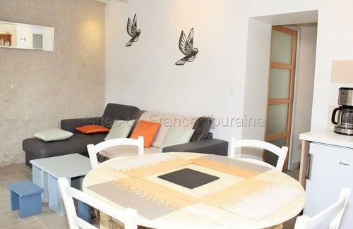 Limeray Cottage | Charming Cottage with Terrace in Loire Valley - Near Castles, Bike Trails, and Wine Tasting