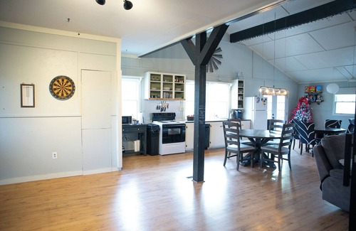 Gallatin Cottage | Charming cottage with AC and WiFi in enjoyable Gallatin