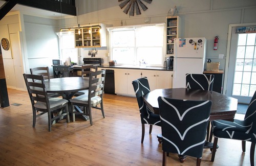 Gallatin Cottage | Charming cottage with AC and WiFi in enjoyable Gallatin
