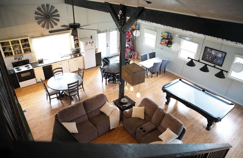 Gallatin Cottage | Charming cottage with AC and WiFi in enjoyable Gallatin