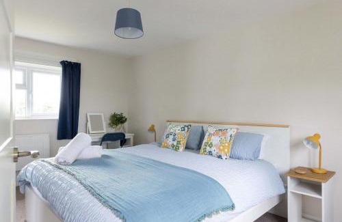 East Ashling House | Charming Country Cottage Nr City & Southdowns