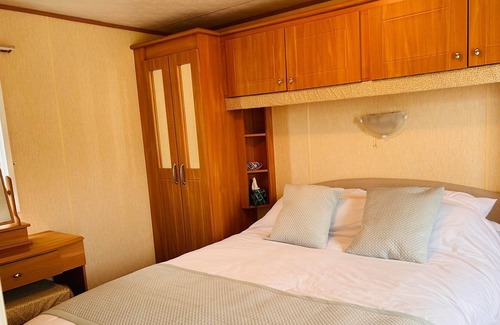 Wigton Ski Chalet | Charming Countryside Static Van with Entertainment