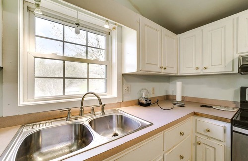 Tuckasegee House | Charming country house with WiFi and AC in welcoming Tuckasegee