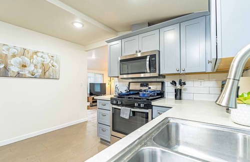 Bonita House | Charming Country Retreat with Modern Amenities