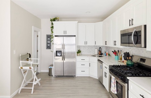 Long Beach House | Charming cozy 2-bedroom house with office and fitness room near the beach