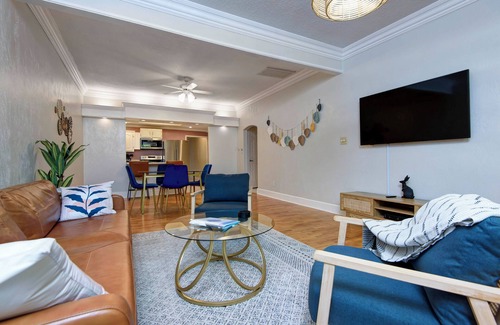 Springfield House | Charming & Cozy 3-bedroom house in wonderful Springfield with AC
