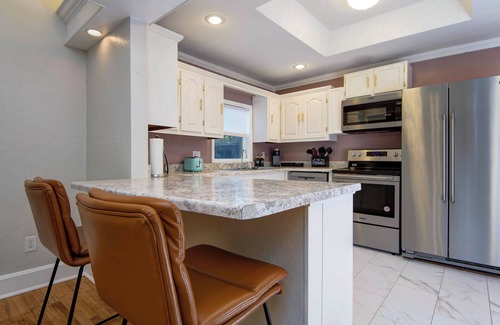 Springfield House | Charming & Cozy 3-bedroom house in wonderful Springfield with AC