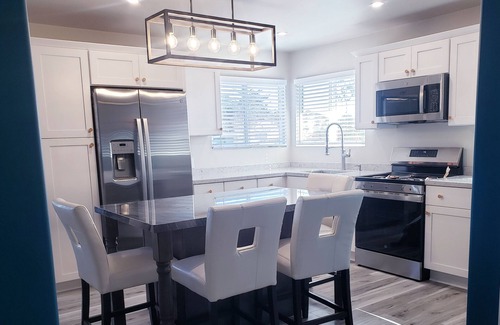 Baywood Park House | Charming cozy bungalow in the heart of Baywood.