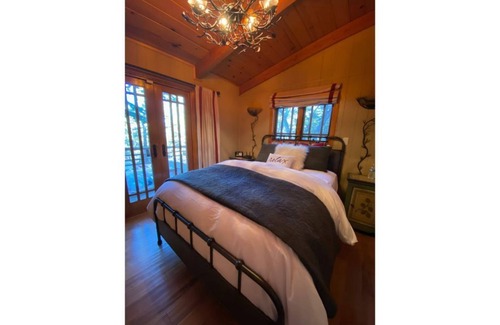 Wrightwood House | Charming&Cozy Cabin w/WiFi, Disney+nearHikingTrail