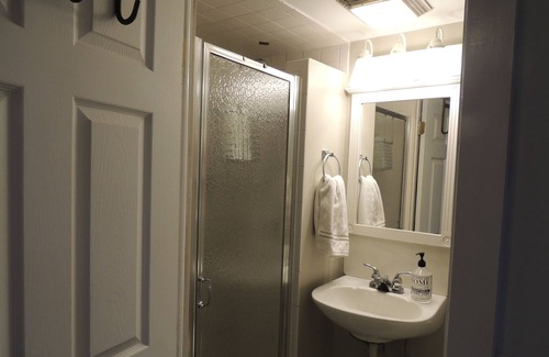 Lambertville House | Charming & Cozy Suite in Historic Home