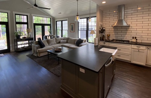 Durham House | Charming Craftsman Retreat: Golf Course, Scenic River and Fine Dining