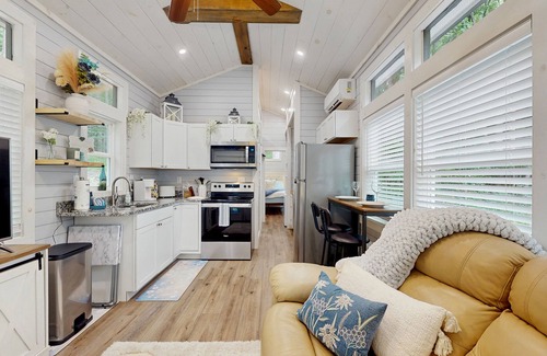 Blairsville Cottage | Charming creekside cottage with hot tub, fire pit & screened-in porch