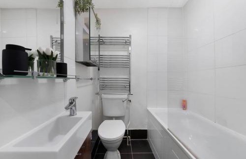Tollington Apartment | Charming Crouch Hill by MoreThanStays