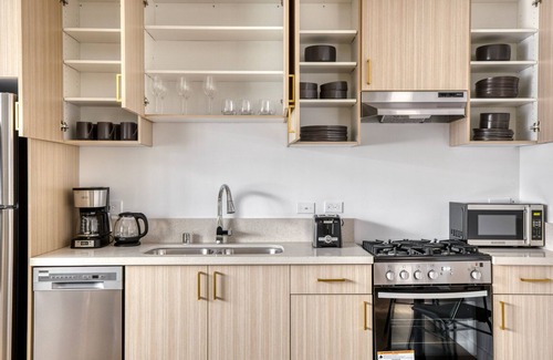 Palms Apartment | Charming Culver City 1BR w/Roof Lounge & Gym, nr 405, by Blueground