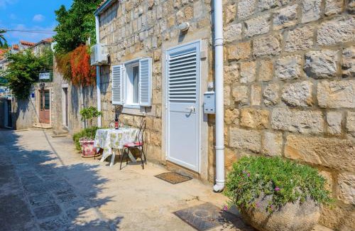 Cavtat Apartment | Charming Dalmatian 2-Bedroom cottage in the heart of Old Town Cavtat