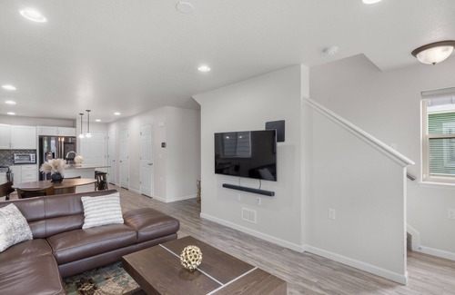 Northfield House | CHARMING DENVER CENTRAL PARK SINGLE FAMILY HOME