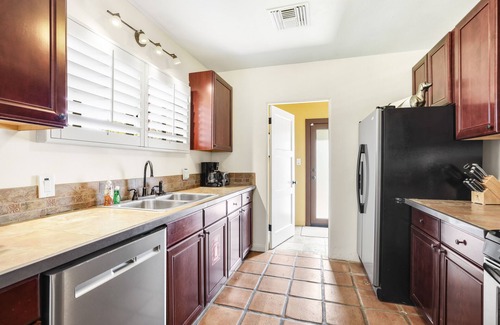Chino Canyon House | Charming desert getaway with lush garden, private pool & spa - close to downtown