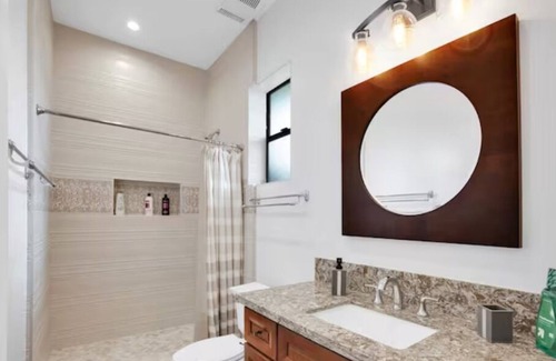 Northridge House | Charming Designer Villa Monthly Rental