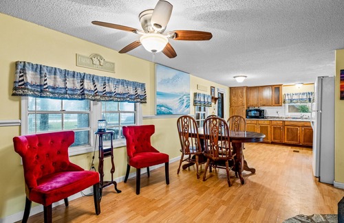Salter Path House | Charming dog-friendly home near beach with central AC & W/D