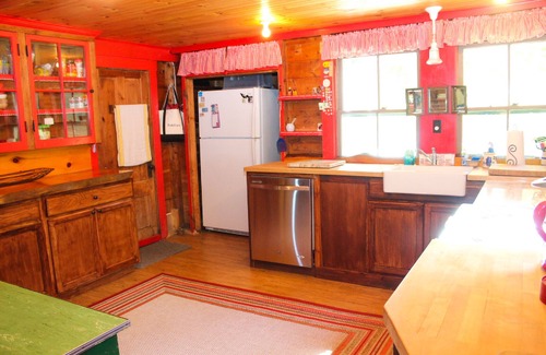 Moultonborough Cottage | Charming dog-friendly cottage with water view & access, private dock & row boat
