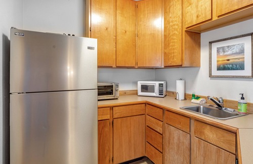 Coupeville House | Charming dog-friendly retreat near beach with hot tub & large yard