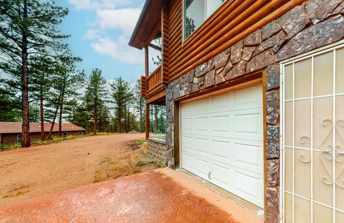 Florissant Cabin | Charming, dog-friendly cabin with hot tub, deck, woodstove, W/D & loft