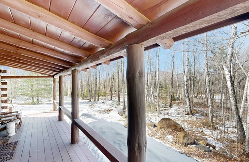 Jackson Cabin | Charming, dog-friendly cabin with an exercise room near golf course