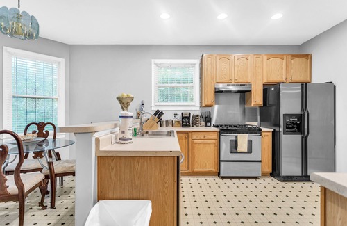 Peoplestown House | Charming dog-friendly home with balcony, central AC, & washer/dryer