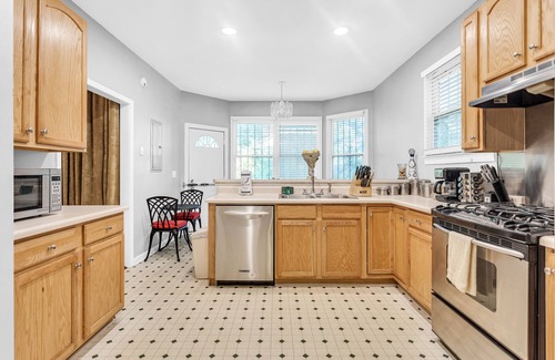 Peoplestown House | Charming dog-friendly home with balcony, central AC, & washer/dryer