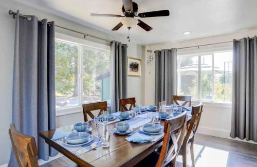 Sebastopol House | Charming dog-friendly home next to regional park