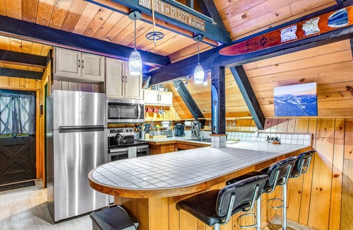 Skykomish Cabin | Charming dog-friendly cabin with mountain view, grill, & hot tub