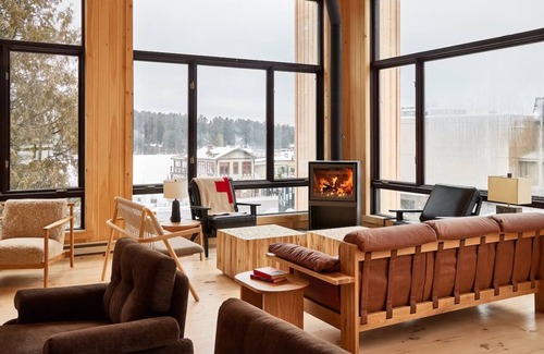 Lake Placid Hotel | Charming Double Queen Room l Bluebird Lake Placid