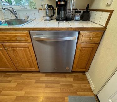 Grass Valley House | Charming Downtown Cottage