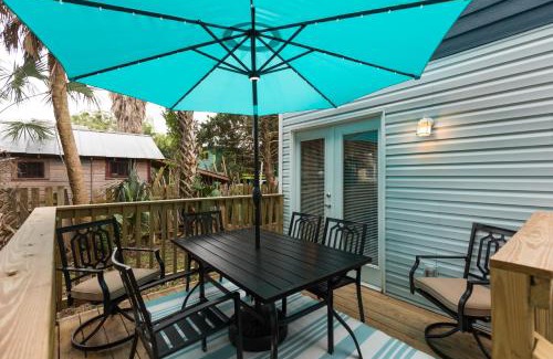 Lincolnville House | Charming Downtown Cottage home