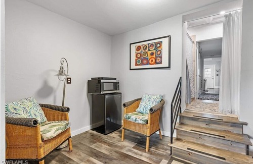 Fort Myers House | Charming Downtown Fort Myers Blue Bungalow