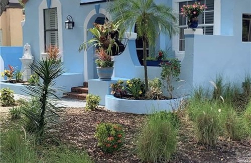 Fort Myers House | Charming Downtown Fort Myers Blue Bungalow