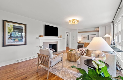 Georgetown House | 🐴🏠 CHARMING DOWNTOWN GEORGETOWN 3-bed/2-bath home. Professionally decorated.