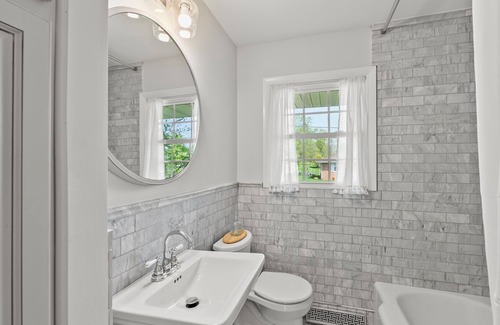 Georgetown House | 🐴🏠 CHARMING DOWNTOWN GEORGETOWN 3-bed/2-bath home. Professionally decorated.